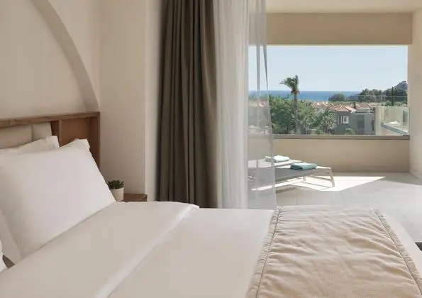 Tek Büyük veya İki Ayrı Yataklı Oda, Deniz Manzaralı