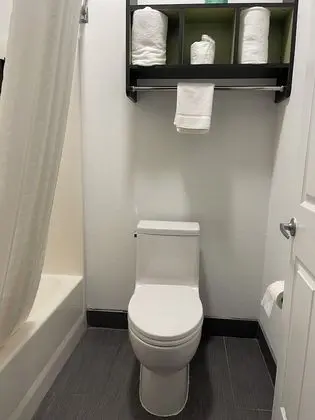 Oda, 2 Büyük (Queen) Boy Yatak, Sigara İçilmez