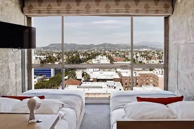 Oda, 2 Çift Kişilik Yatak (High-level Hollywood Hills View)