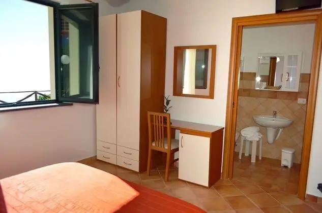 Tek Büyük Yataklı Oda, Dağ Manzaralı