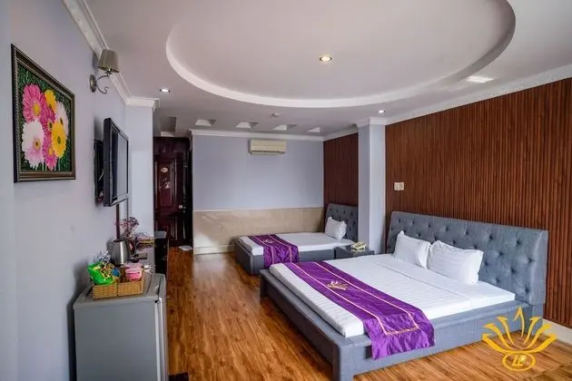 Üç Kişilik Oda