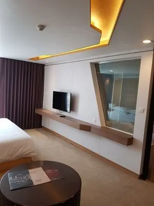 Deluxe Tek Büyük Yataklı Oda
