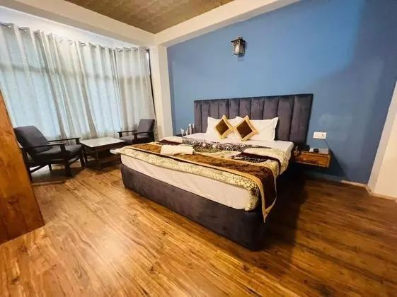 Luxury Tek Büyük Yataklı Oda