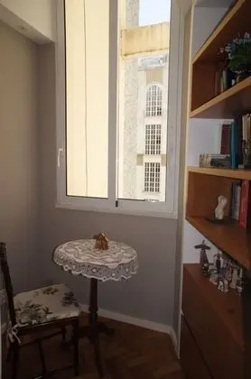 Comfort Büyük Yataklı Tek Kişilik Oda, 2 Yatak Odası, Sigara İçilebilir, Kısmi Deniz Manzarası