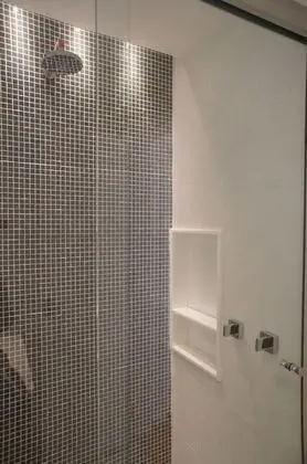 Comfort Büyük Yataklı Tek Kişilik Oda, 2 Yatak Odası, Sigara İçilebilir, Kısmi Deniz Manzarası