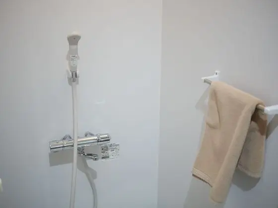 İki Ayrı Yataklı Oda, Sigara İçilmez