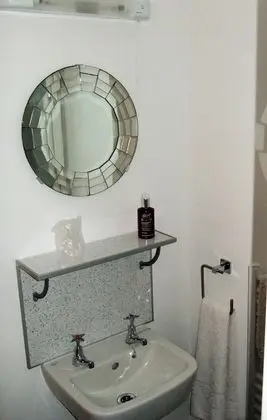 Tek Büyük Yataklı Oda (Double Room Ensuite)
