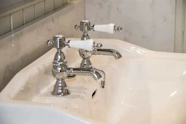 Superior Tek Büyük veya İki Ayrı Yataklı Oda, Kısmi Deniz Manzaralı
