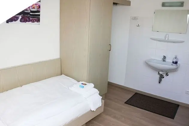Tek Kişilik Oda, Ortak Banyo