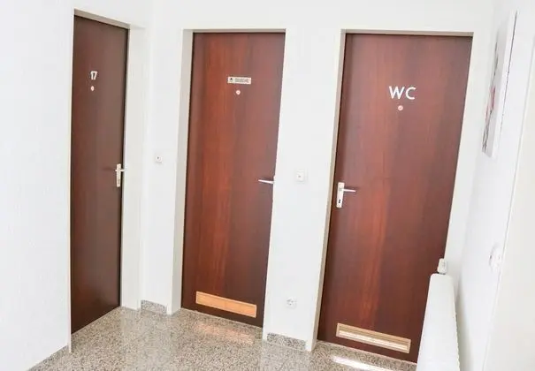Tek Kişilik Oda, Ortak Banyo