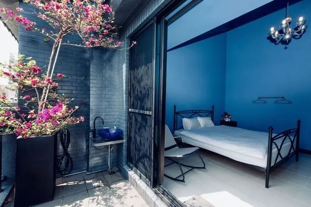 Basic Tek Büyük Yataklı Oda (Shared Bathroom)