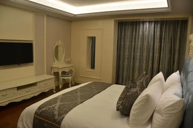 Luxury Tek Büyük Yataklı Oda