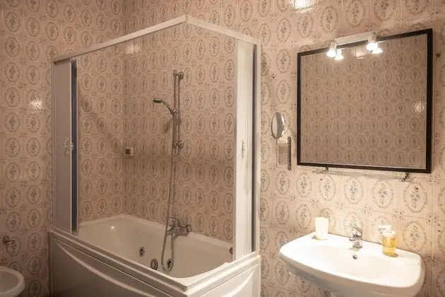 Deluxe Tek Büyük Yataklı Oda, Balkon