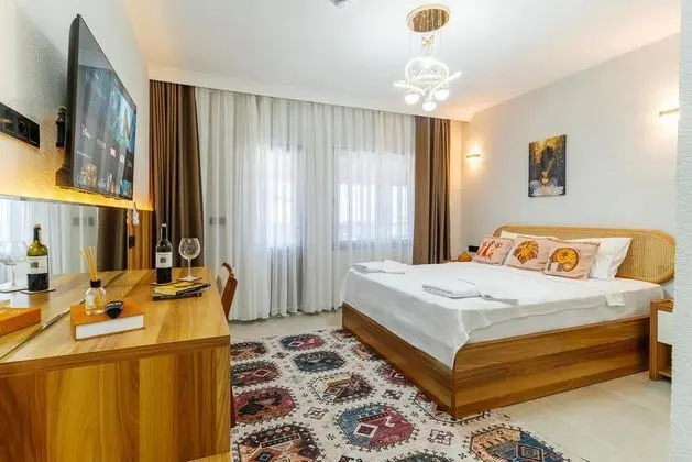 https://images.odamax.com/img/1920x1080/odamax/image/upload/Lion_Beach_Pansiyon_202507181425481_AUR03497_HDR.jpg