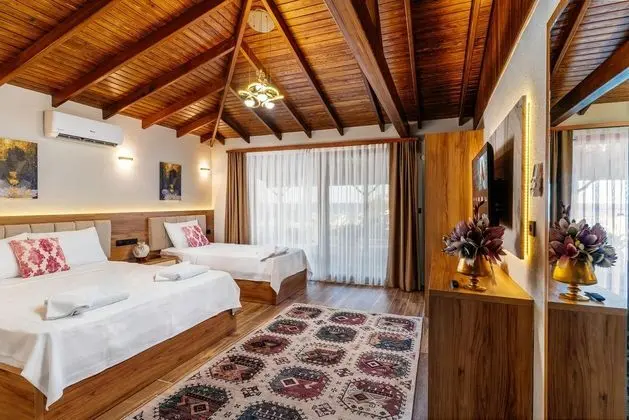 https://images.odamax.com/img/1920x1080/odamax/image/upload/Lion_Beach_Pansiyon_202507181428410_AUR03568_HDR_Edit.jpg