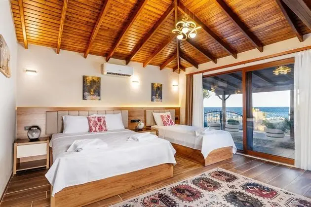 https://images.odamax.com/img/1920x1080/odamax/image/upload/Lion_Beach_Pansiyon_202507181428420_AUR03603_HDR_Edit.jpg