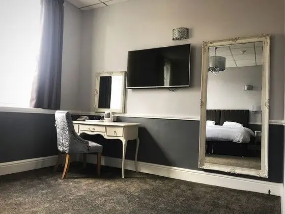 Deluxe Oda, 1 En Büyük (King) Boy Yatak