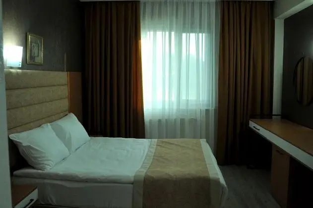 Çift Kişilik, Şehir Manzaralı