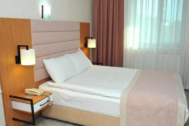 Tek Kişilik, Şehir Manzaralı
