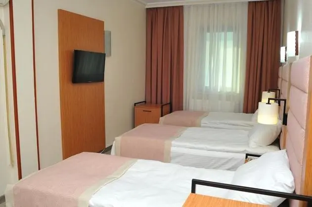 Triple, Şehir Manzaralı