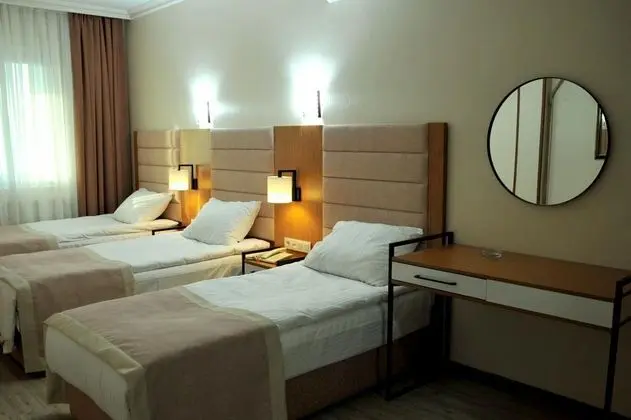 Triple, Şehir Manzaralı