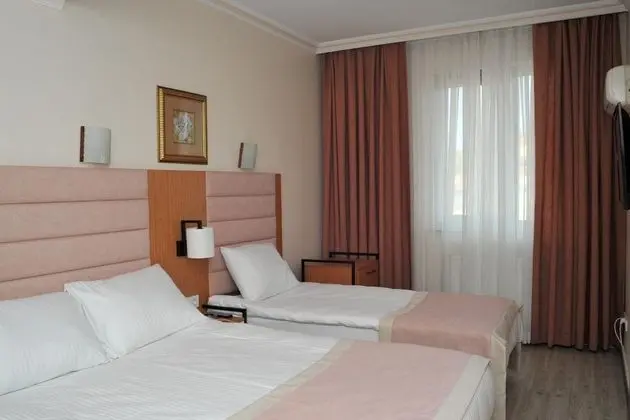 Triple, Şehir Manzaralı