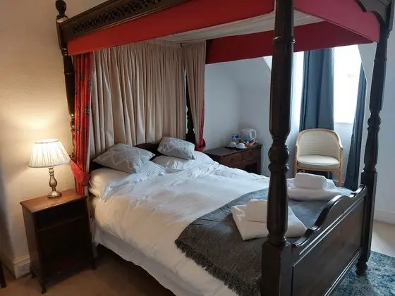 Premium Tek Büyük Yataklı Oda