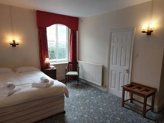 Premium Tek Büyük Yataklı Oda