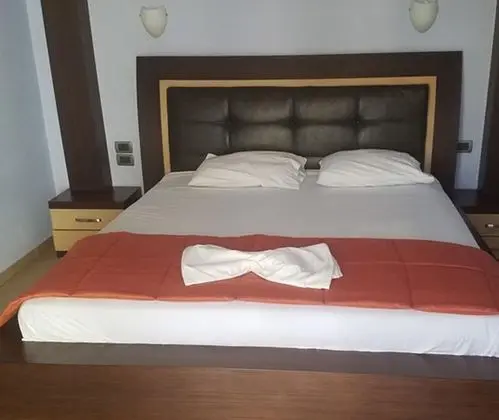 Tek Büyük Yataklı Oda, Balkon