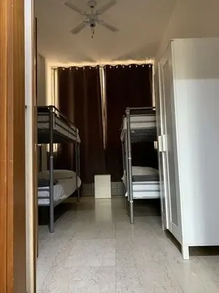 Dört Kişilik Oda, Ortak Banyo