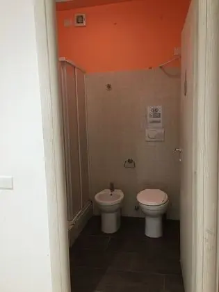Tek Büyük veya İki Ayrı Yataklı Oda, Ortak Banyo
