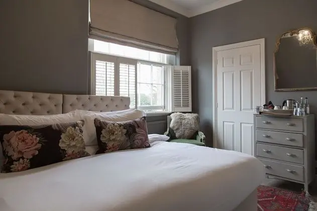 Classic Tek Büyük Yataklı Oda