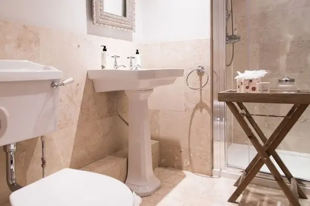 Classic Tek Büyük Yataklı Oda