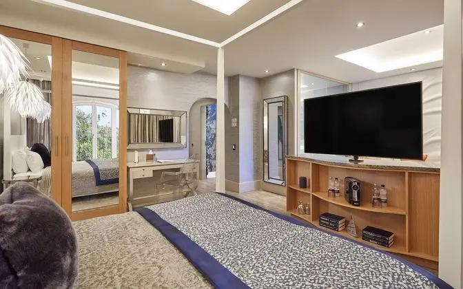 Luxury Süit, Kanal Manzaralı
