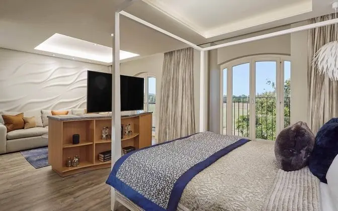 Luxury Süit, Kanal Manzaralı