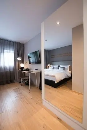 Classic Tek Büyük Yataklı Oda