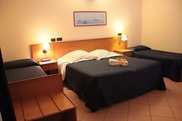 Dört Kişilik Oda, Deniz Manzaralı