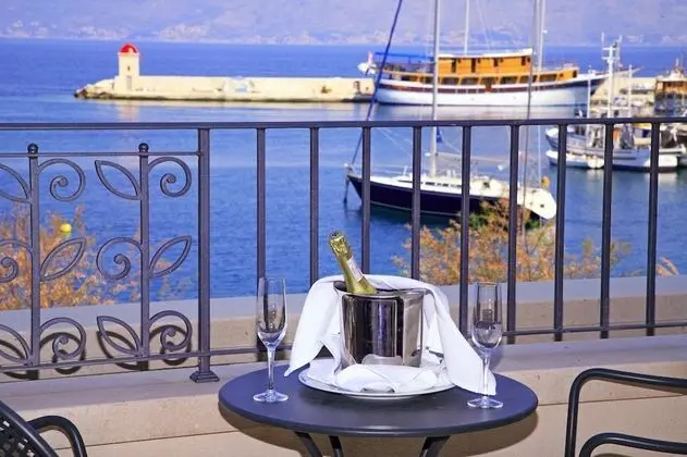 Tek Büyük veya İki Ayrı Yataklı Oda, Balkon, Deniz Manzaralı