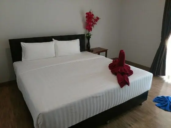Deluxe Tek Büyük Yataklı Oda, 1 Çift Kişilik Yatak, Bahçe Manzaralı, Zemin Kat