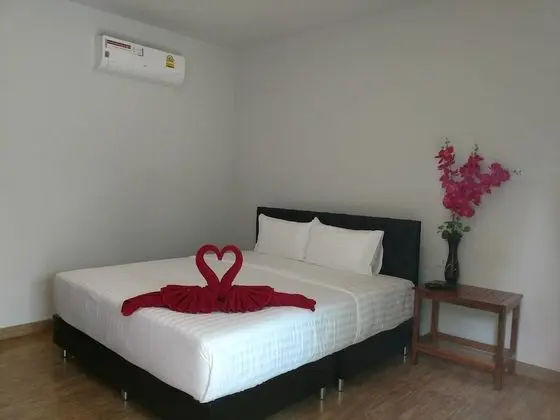 Deluxe Tek Büyük Yataklı Oda, 1 Çift Kişilik Yatak, Bahçe Manzaralı, Zemin Kat