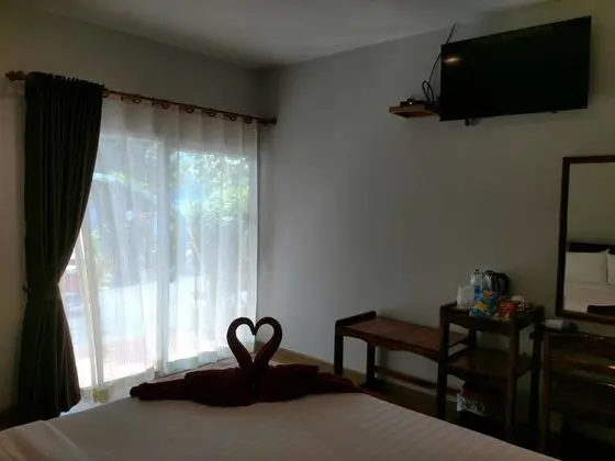 Deluxe Tek Büyük Yataklı Oda, 1 Çift Kişilik Yatak, Bahçe Manzaralı, Zemin Kat