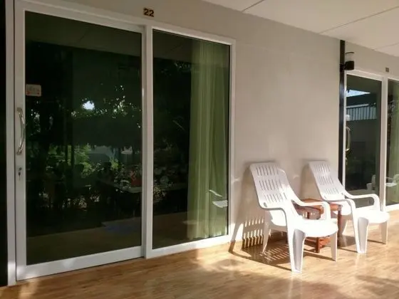 Deluxe Tek Büyük Yataklı Oda, 1 Çift Kişilik Yatak, Bahçe Manzaralı, Zemin Kat