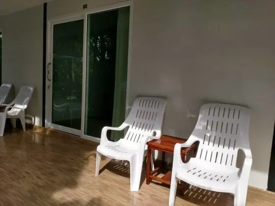 Deluxe Tek Büyük Yataklı Oda, 1 Çift Kişilik Yatak, Bahçe Manzaralı, Zemin Kat