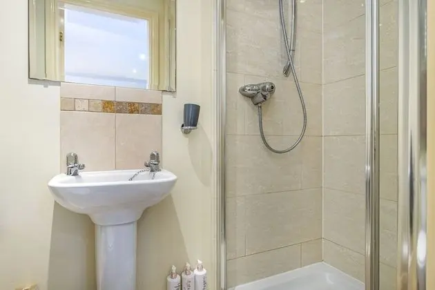 Apart Daire, Banyolu/Duşlu, Şehir Manzaralı (First floor Apartment)