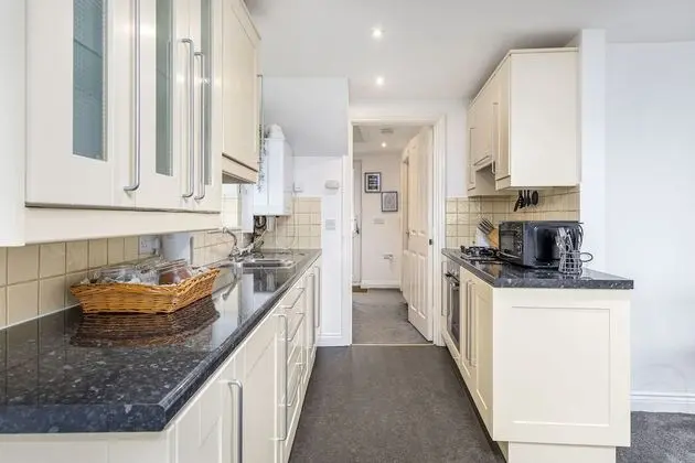 Apart Daire, Banyolu/Duşlu, Şehir Manzaralı (First floor Apartment)