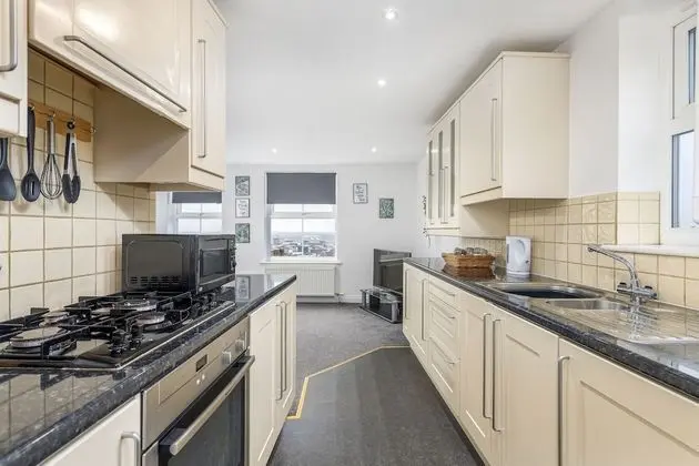 Apart Daire, Banyolu/Duşlu, Şehir Manzaralı (First floor Apartment)