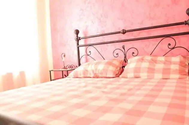 Dört Kişilik Oda, 1 Büyük (Queen) Boy Yatak ve Çekyat, Sigara İçilmez