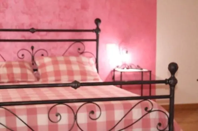 Dört Kişilik Oda, 1 Büyük (Queen) Boy Yatak ve Çekyat, Sigara İçilmez