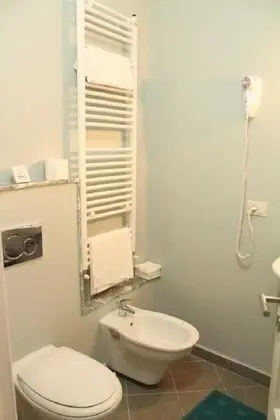 Dört Kişilik Oda, 1 Büyük (Queen) Boy Yatak ve Çekyat, Sigara İçilmez