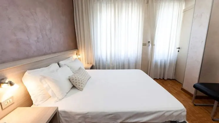 Oda, 2 Yatak Odası, Bağlantılı Odalar